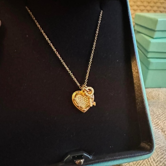 Tiffany & Co Return to Tiffany Love Heart Tag Key Pendant 🩵 - Picture 11 of 12